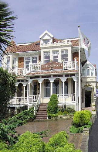 Queenswood Hotel 