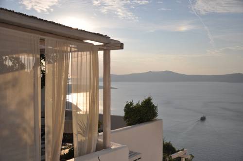 Porto Fira Suites 