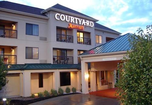 Courtyard by Marriott Topeka 
