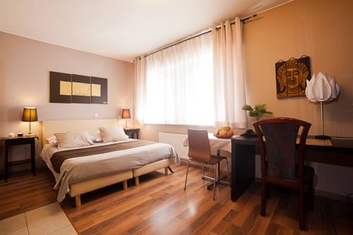 Trust Inn Studio Hotel 