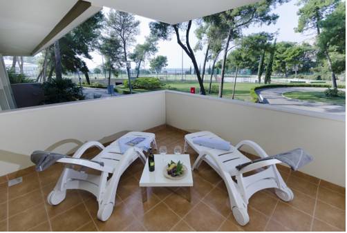 The Residence Hotel 