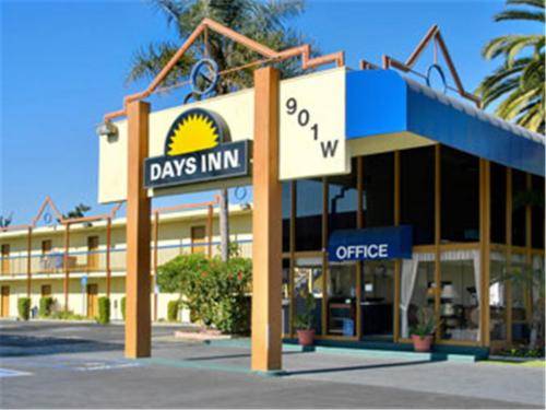 Days Inn Airport Center LAX 