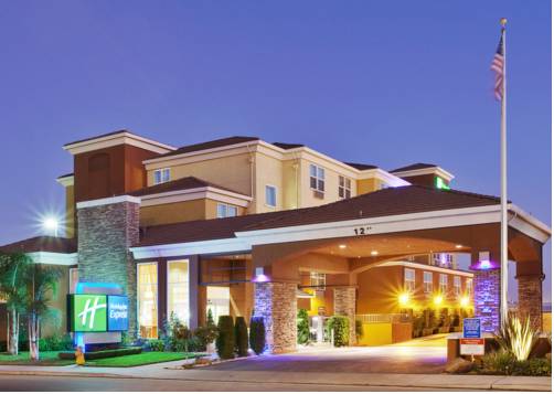 Holiday Inn Express- West Sacramento 