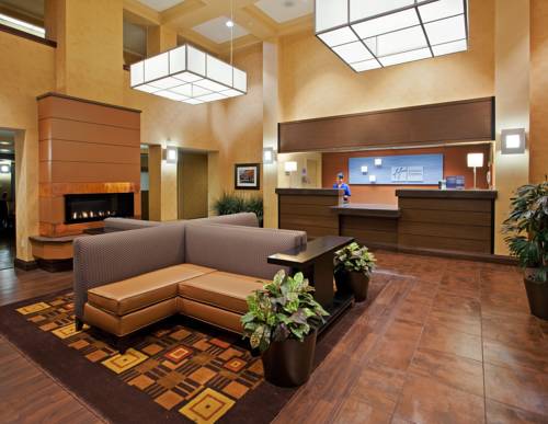Holiday Inn Express Hotel & Suites Belmont 