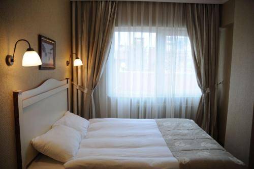 Ersu Hotel 