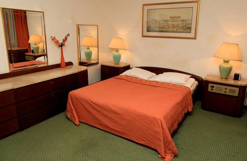 Hit Hotel 