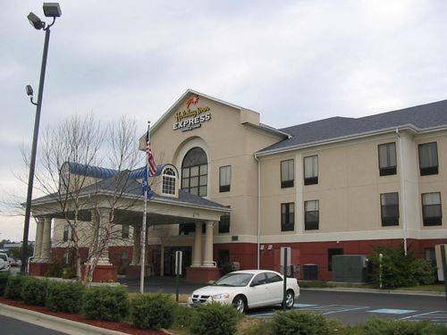 Holiday Inn Express Hotel & Suites Laurinburg 