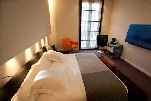 Sixtytwo Hotel 