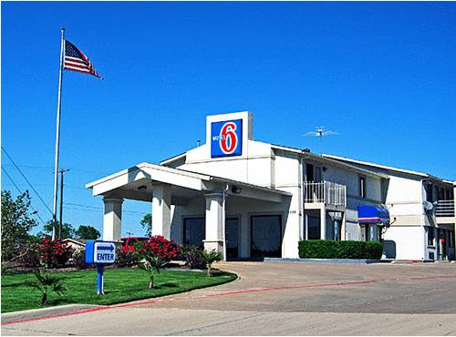 Motel 6 Dallas DeSoto Lancaster 