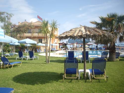 Ninos On The Beach Hotel 