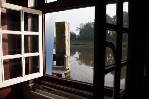 Boat Hotel De Barge 