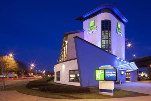 Holiday Inn Express Glasgow Airport 
