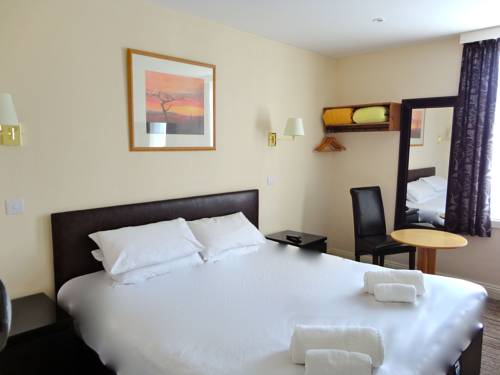 Applewood Hotel 