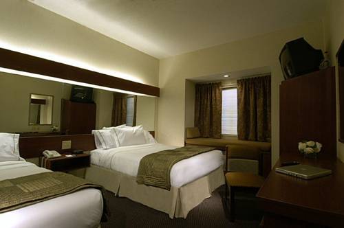 Peachtree Inn & Suites 