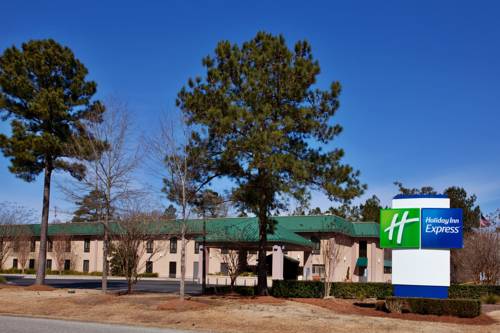 Holiday Inn Express Charleston-Moncks Corner 