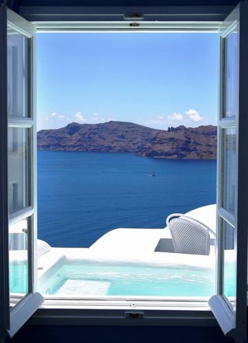 Kirini Suites & Spa 