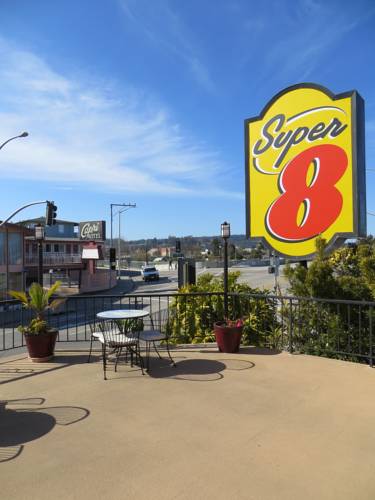 Super 8 Santa Cruz/Beach Boardwalk East 