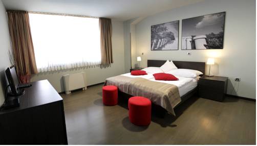 Birokrat Hotel 