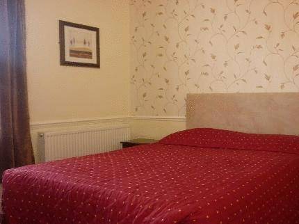 Crown Lodge Guest House 