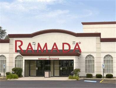 Ramada Hotel & Suites Glendale Heights 