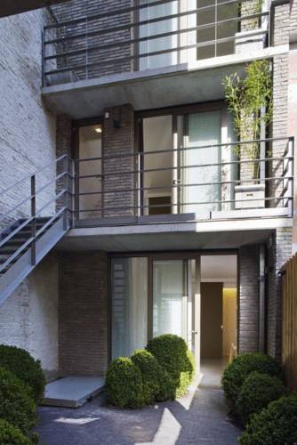 B&B A2 