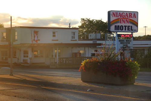 AA Niagara Inn Motel 