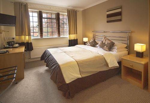 Red Mullions Guest House 