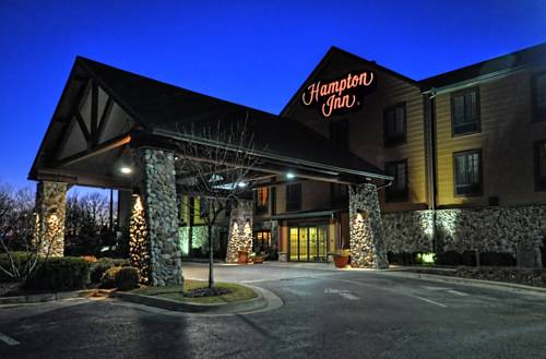 Hampton Inn Kansas City Village West 