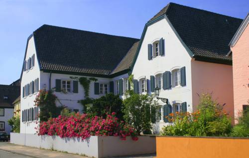 Rhein River Guesthouse 
