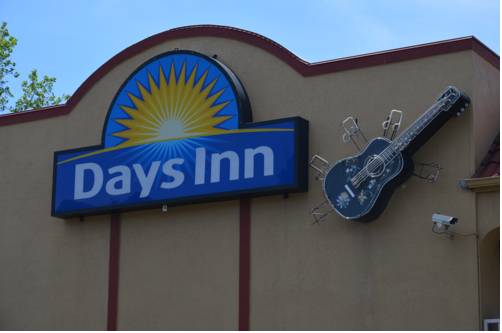 Days Inn Memphis at Graceland 