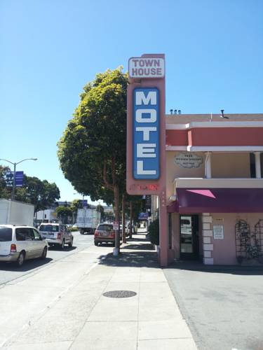 Town House Motel 