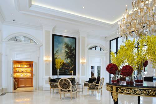 Beverly Hills Plaza Hotel 