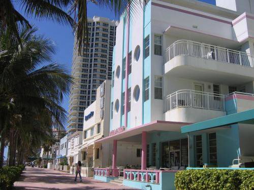 Ocean Surf Hotel 