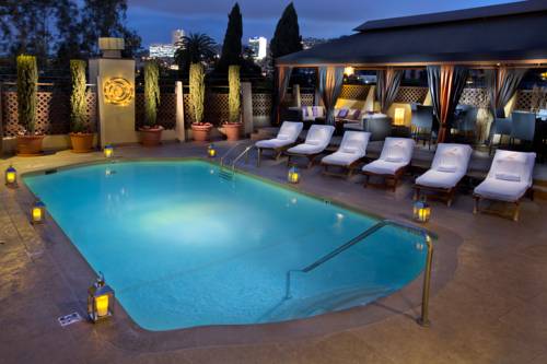 Le Parc Suites Hotel 
