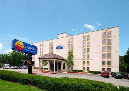 Comfort Inn & Suites Near Univ. of Maryland 
