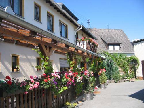 Gasthaus Hotel-Pension Tannengrün und Partnerhäuser 