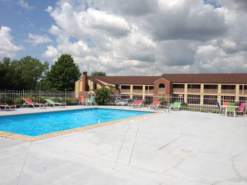 Days Inn Kansas City-Worlds of Fun 
