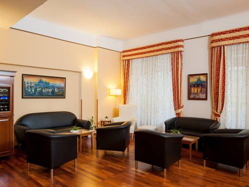 Cloister Inn Hotel 