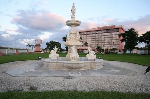 El Palacio Hotel and Conference Center 