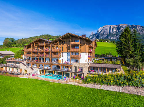 HOTEL EMMY - Dolomites Family Resort 