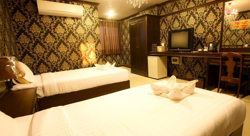 Romena Grand Hotel 洛梅纳酒店