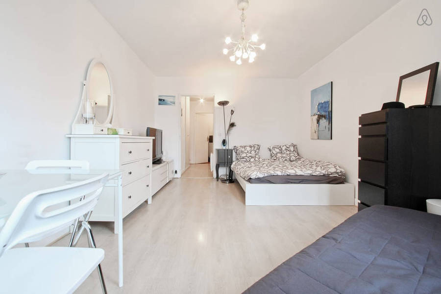 Airbnb - Beautiful Flat near Champs Elysées!  