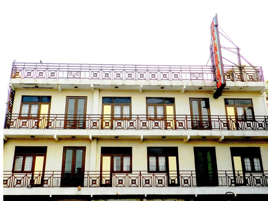 Hotel Tara Palace 