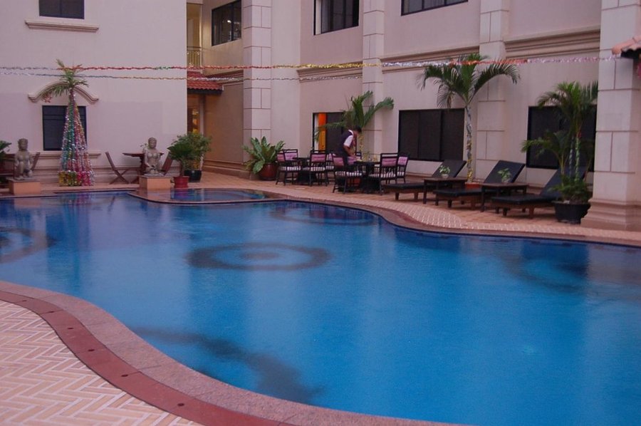 Dragon Royal Hotel 