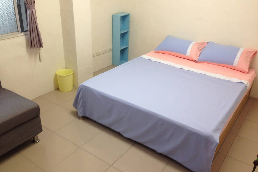 Old flat near Taichung HSR 