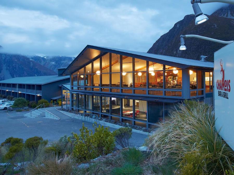 Mt Cook Lodge and Motels  