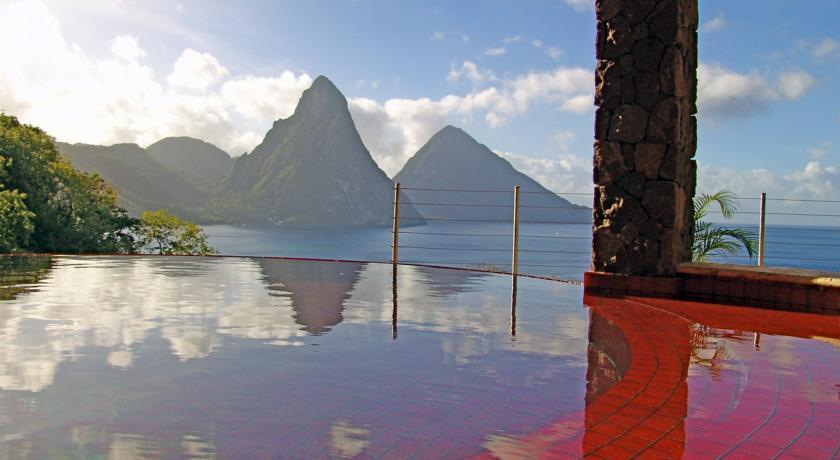 Jade Mountain Resort 