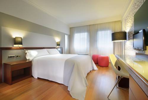 Tryp Santiago 