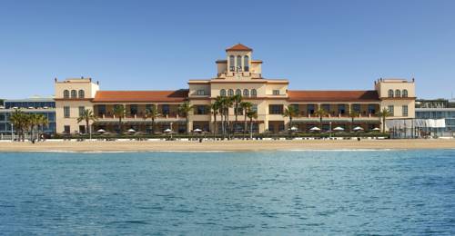 Le Meridien Ra Beach Hotel and Spa 