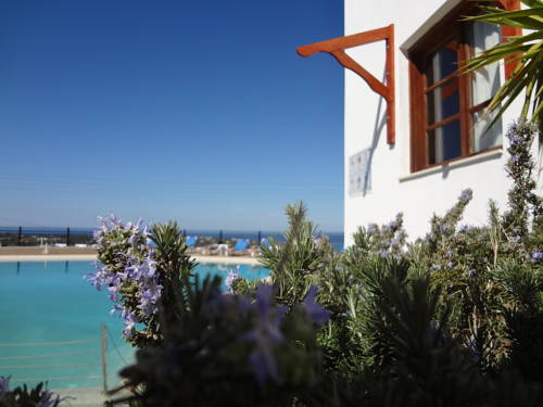 Amazones Village Suites 